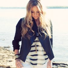 Ringtone Ashley Monroe - Two Weeks Late free download