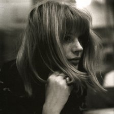 Ringtone Marianne Faithfull - Sparrows Will Sing free download
